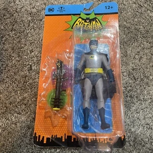 DC Retro Batman 1966 6 Pulgadas Figura Onda 7 Batman con Máscara de Oxígeno Nuevo En Paquete - Imagen 1 de 5