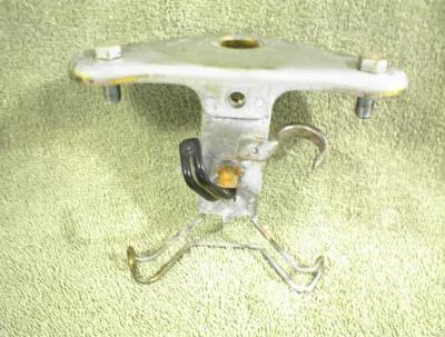 HONDA NU50M URBAN EXPRESS MANILLAR PUENTE SUPERIOR PERNOS 1982 1983 NU50 53231-GC1-01 Foto 1 de 4