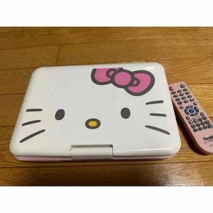 Sanrio Hello Kitty Portable DVD Player pink Working w/remote control JP - Picture 1 of 2