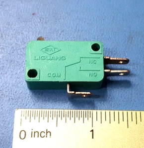Microinterruptor momentáneo, Liguang KW3-0Z-2, NO/NC, para puerta de horno microondas, (uno) - Imagen 1 de 4