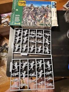 REVELL 7 Years War PRUSSIAN HUSSARS 1/72 Scale: Kit #2575 (Unsealed Box) NEW - Picture 1 of 1