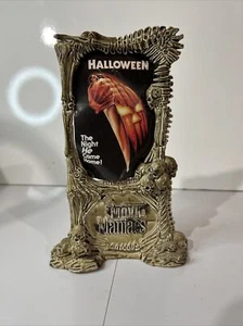 Movie Maniacs Monster Halloween Movie Poster Frame Stand, McFarlane Toys - Picture 1 of 3