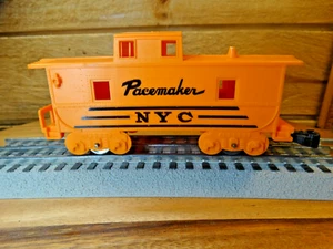 MARX Vintage 0/027 NYC Pumpkin Color Plastic with Metal Wheels Train Caboose - Picture 1 of 7