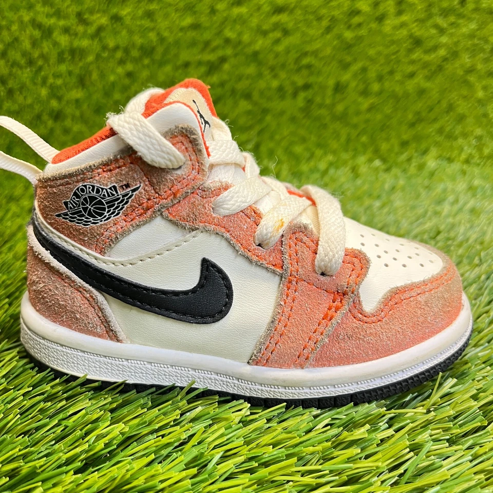 Nike Air Jordan 1 Mid Niño Pequeño Talla 5C Naranja Blanco Zapatos de Baloncesto Tenis Foto 1 de 4