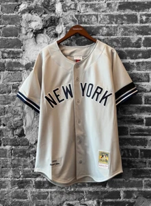 Camiseta Mitchell Ness NY Yankees DEREK JETER AUTÉNTICA SERIE 2000 GRIS - Imagen 1 de 12