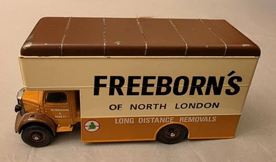 Corgi Classics Diecast Bedford Luton Van Freeborns Long Distance Removals - Image 1 of 4
