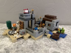 LEGO Minecraft: The Desert Outpost (21121)