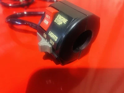 Interruptor de apagado de control derecho Suzuki RG 500 - Excelente  Foto 1 de 4