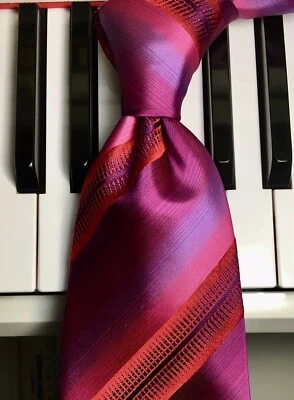 KENNETH COLE / Impresionantes rayas y tonos cambiantes súper saturados corbata de seda satinada Foto 1 de 4