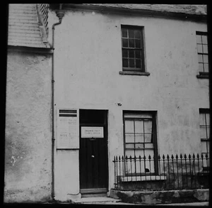 AN URBAN DISTRICT COUNCIL OFFICE ENGLAND C1900 PHOTOGRAPH Magic Lantern Slide - Picture 1 of 3