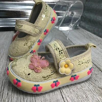 Zapatilla deportiva Little Berry Mary Jane de encaje amarillo cierre táctil mariposa talla 3C Foto 1 de 4