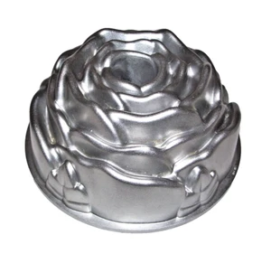Nordic Ware Rose Shape Bundt Cake Pan 10 Cup Non-Stick Aluminum 9" x 3.75" - Picture 1 of 2