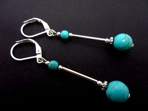 A PAIR OF DANGLY TURQUOISE BEAD SILVER PLATED DROP LEVERBACK HOOK EARRINGS. - Picture 1 of 1