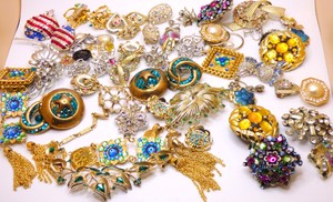 🎅 Vintage Rhinestone All Repair Craft Harvest Lot Earrings Brooches~SAL~Coro