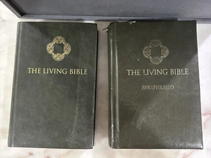 The Living Bible Paraphrased Tyndale Green Padded & Hardcover 1971 73 Lot of 2 - Picture 1 of 20
