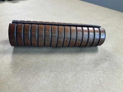 Guardabarros de madera Winchester modelo 12 calibre 16  Foto 1 de 4