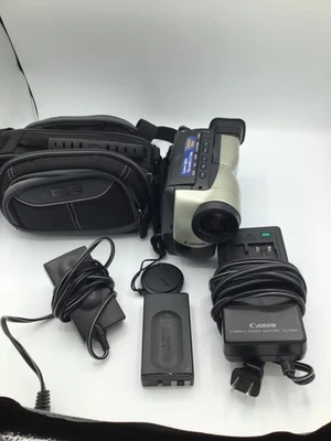 Canon ES180 8mm Video Camcorder Package w/Many 3 batteries- Works but has issues - Image 1 of 4