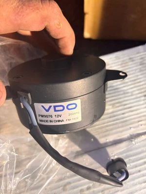 Motor de refrigeración del ventilador del radiador PM9076 NUEVO - Nuevo repuesto OEM para Chrysler Dodge Foto 1 de 4