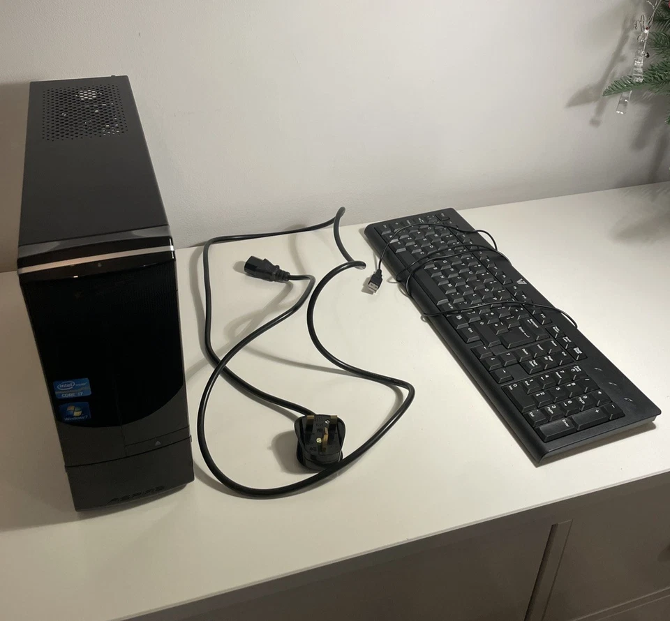 Acer Aspire X3990 i7-2600 3.4GHz 4GB 1TB SFF Desktop PC Windows 7 + Keyboard - Image 1 of 4