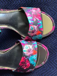 River Island comfy Ankle Strap Floral Heel UK Size 4 - great condition - Picture 1 of 12