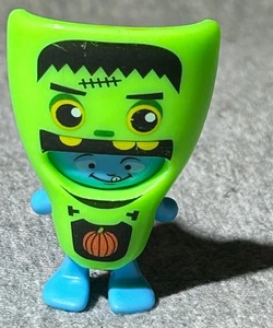 Kinder Joy 2020 Halloween Spielzeug - Frankenstein - Glow in the Dark Masked Monster - Bild 1 von 11