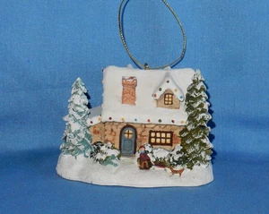 Decorazione natalizia illuminata Bradford Thomas Kinkade 2001 Deer Creek Cottage - Foto 1 di 5