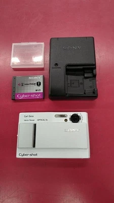 SONY DSC-T10 Cyber Shot Digital Camera White Japanese Language Only Used Japan - Image 1 of 4
