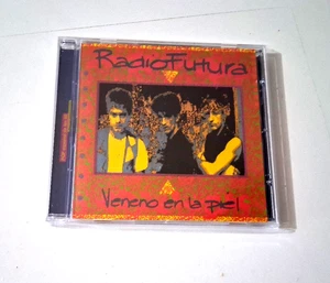 RADIO FUTURA "VENENO EN LA PIEL" CD 10 TRACKS COMO NUEVO - Imagen 1 de 2