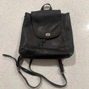 Coach Vintage Day Pack 9791 Black Leather Backpack Drawstring Brass Turn Lock - Picture 1 of 11