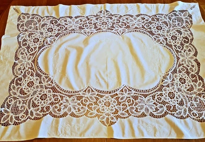 NAPPE- début XXe en coton brodé et dentelles - 128 cm x 88 cm - Photo 1/4