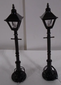 SET OF 2 MODEL POWER O-S SCALE GAS STYLE STREET LAMPS 4" TALL TESTED GOOD - Picture 1 of 2