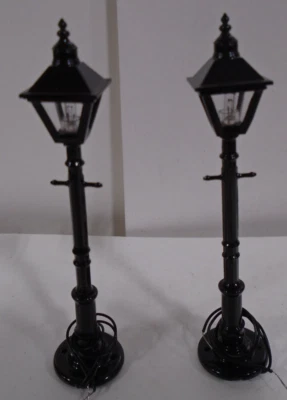 SET OF 2 MODEL POWER  O-S SCALE GAS STYLE STREET LAMPS 4" TALL TESTED GOOD - Image 1 of 2