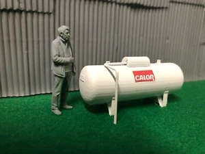 O Scale Model Railway Scenery Propane Tank and Figure 7mm - Picture 1 of 5