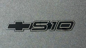 1994 - 2005 Chevrolet Chevy S10 Emblem Black & Chrome Blacked Out - Picture 1 of 4