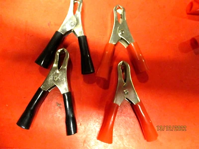 Clips de cocodrilo de alta resistencia 30A-- -con asas aisladas--LOTE DE -4 Foto 1 de 2