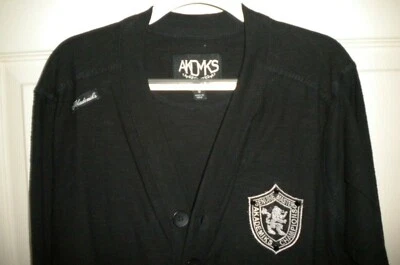 NUEVO CON ETIQUETAS AKADEMIKS NIÑOS CÁRDIGAN NEGRO SUÉTER TALLA S, 2 BOLSILLOS DELANTEROS CON BOTONES  Foto 1 de 4