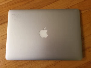 MacBook Air A1466 13" Intel Core i5 8GB RAM 120GB SSD - FOR PARTS - Picture 1 of 10