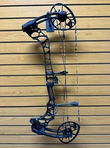 Mathews Triax Compound Bow - RH - 70# Max - Pick Your Mod - Picture 1 of 8