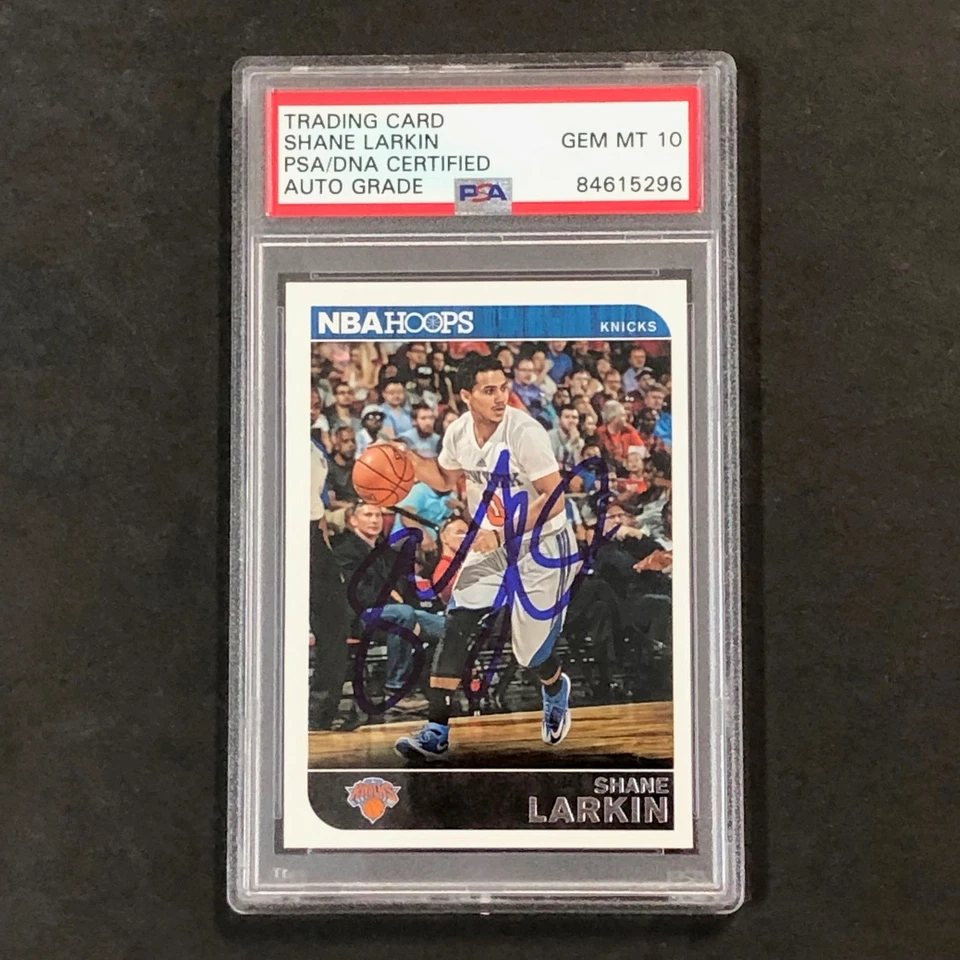 Tarjeta firmada por Shane Larkin #129 NBA Hoops 2014-15 automática 10 PSA Slabbed Knicks Foto 1 de 2