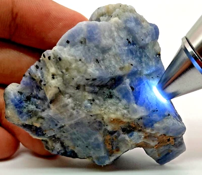 612CT. Rough Blue Sapphire Top Colors Natural UnHreated 100% - Image 1 of 4