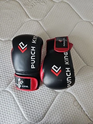 Boxing Gloves - Image 1 of 4