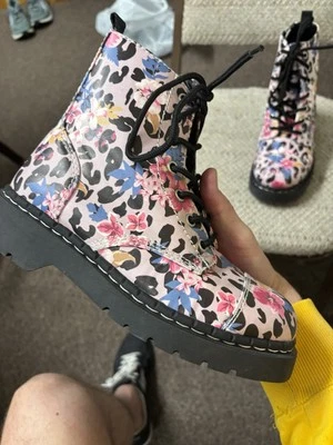 T.U.K. Boots T2228 Anarchic 7 Loch In Pink Leo & Floral Sublimation Print 38 - Image 1 of 4