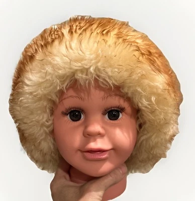 Vintage 70’s Woolleigh Genuine Tuscan Lamb Skin Woman’s Fur Hat Fashion Italy - Image 1 of 4