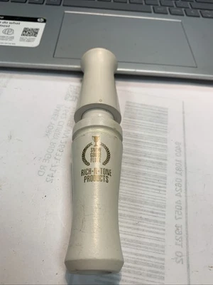 Vintage RICH-N-TONE 5 3/4" Snow Goose Flute Hard One to Find - Image 1 of 4