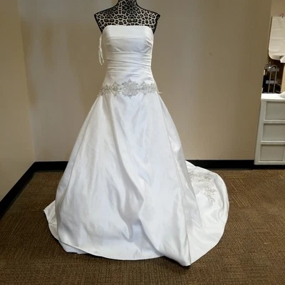 NWT David's Bridal Oleg Cassini White Satin Wedding Gown Sz 6 Silver Beaded Lace - Image 1 of 4