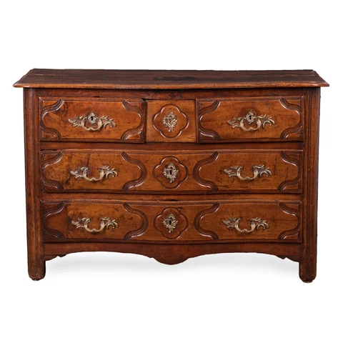 Louis XV Walnut Commode, 18th Century Cover