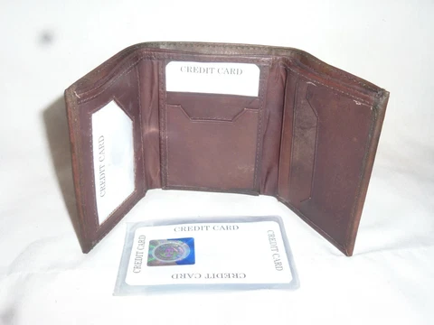 MINNESOTA GOLDEN GOPHERS  Leather TriFold Wallet   NEW   dark brown  lw Cover