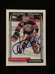 DOMINIK HASEK 1992-93 TOPPS SIGNED AUTOGRAPHED CARD #136 CHICAGO BLACKHAWKS - Picture 1 of 2