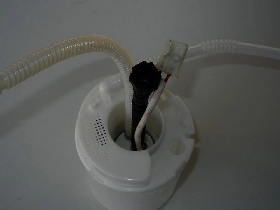 Bomba de combustible izquierda para Volkswagen Touareg 2004-2007 2005 2006 F4579A Foto 1 de 3