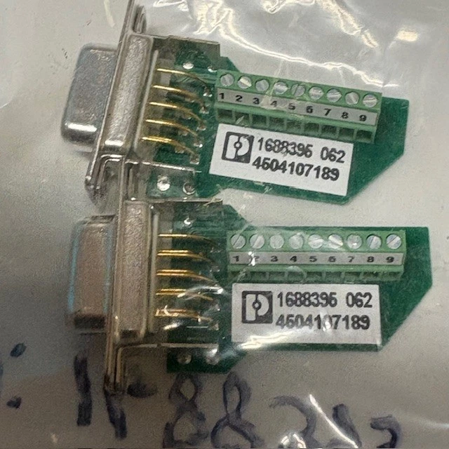 PHOENIX CONTACT 1688395, CARCASA INSERTABLE DE CONTACTO D-SUB TALLA 1, 9 SIGNAL CONNECT 2 piezas. Foto 1 de 1